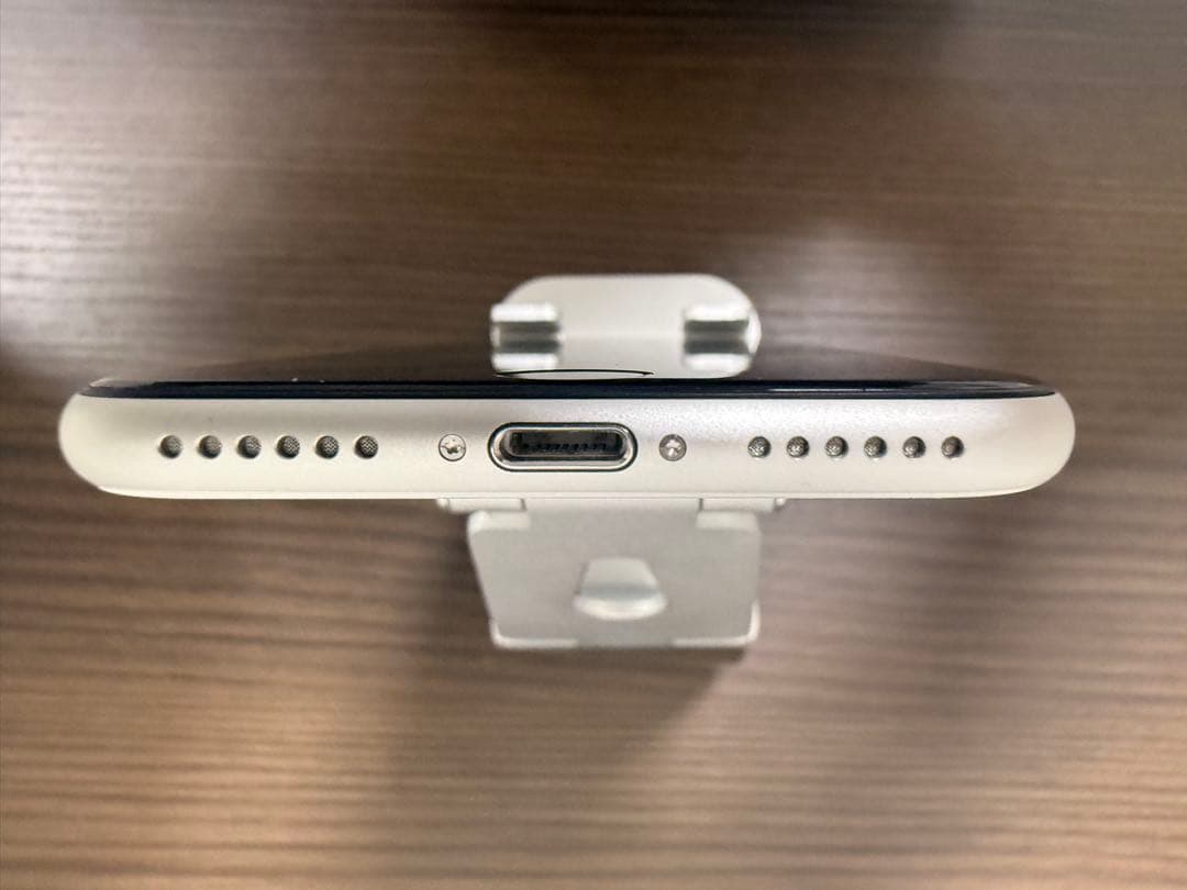 Apple iPhone SE 第2世代 64GB