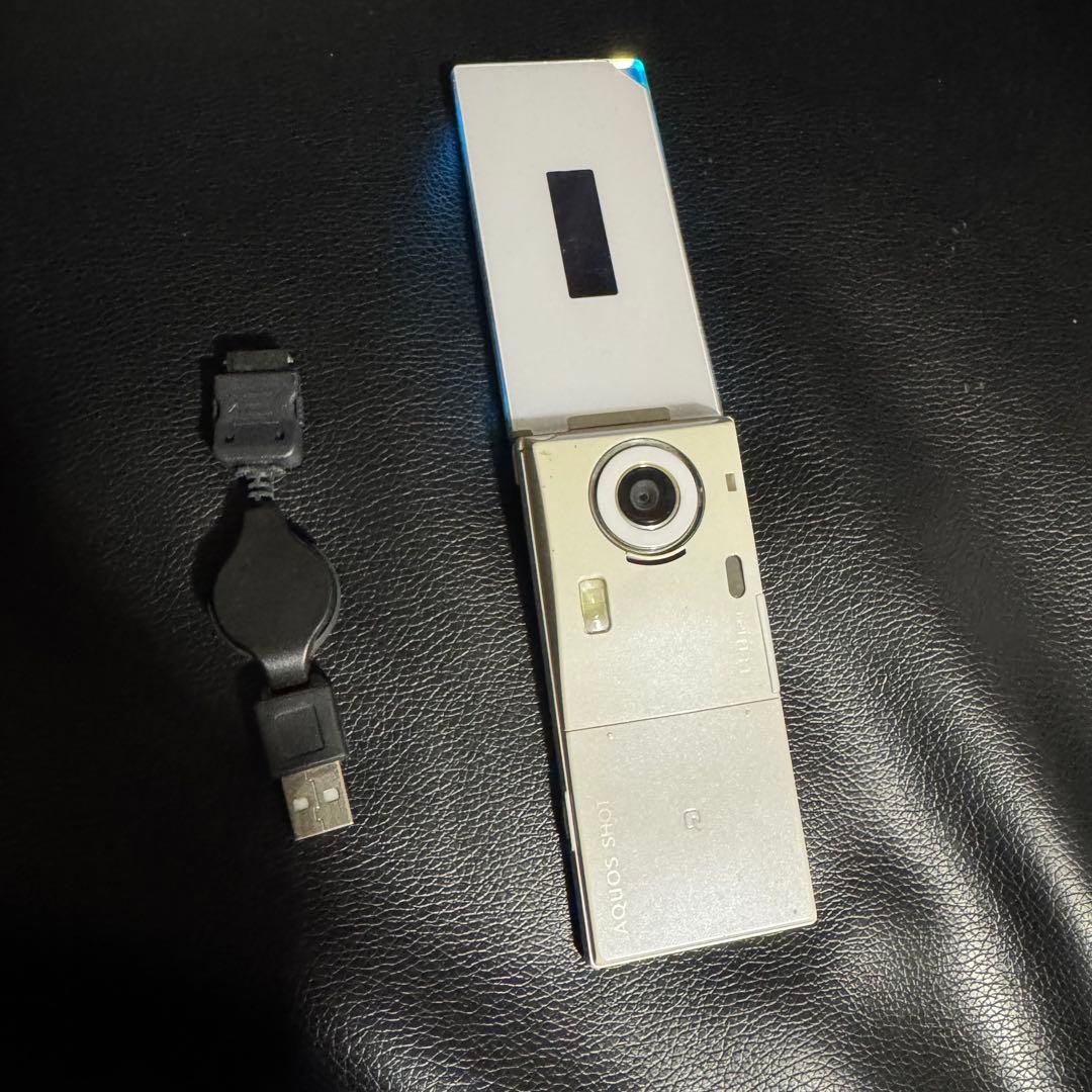 ☆貴重☆ docomo SH-01B SHARP AQUOSケータイ ガラケー