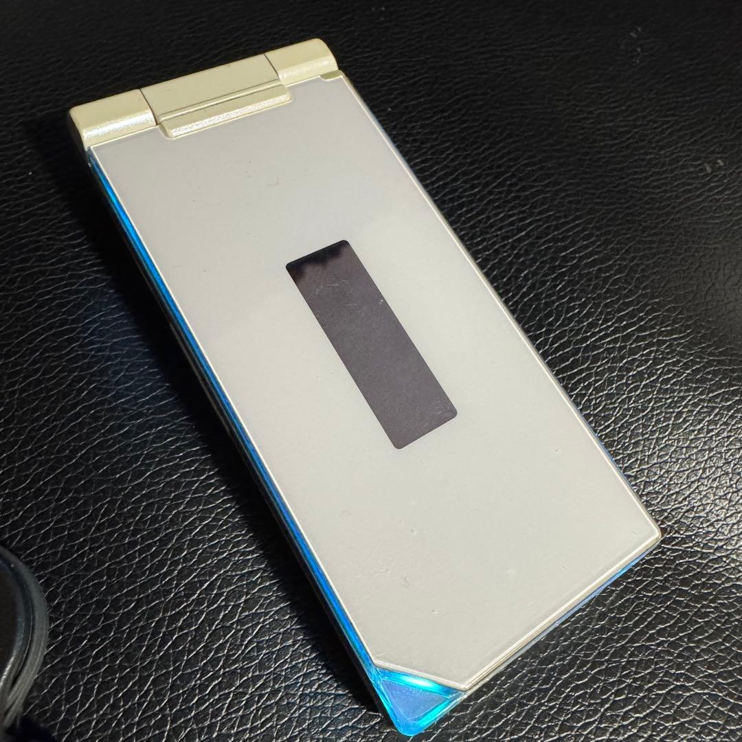 ☆貴重☆ docomo SH-01B SHARP AQUOSケータイ ガラケー