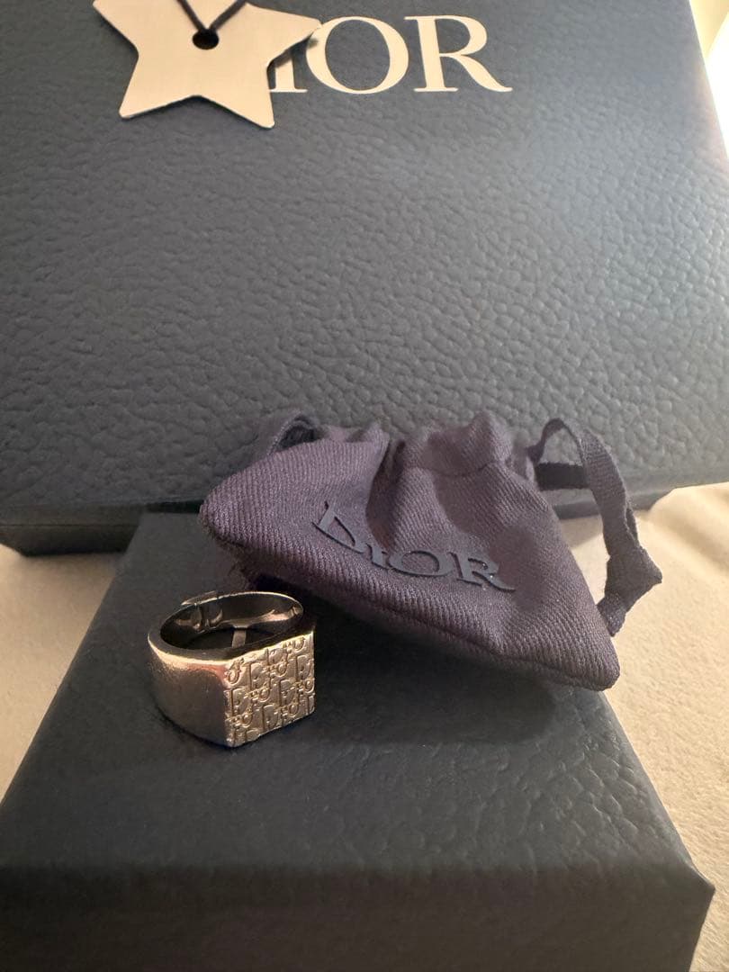 本日発送Dior シルバーリングロゴ入りメンズMサイズ