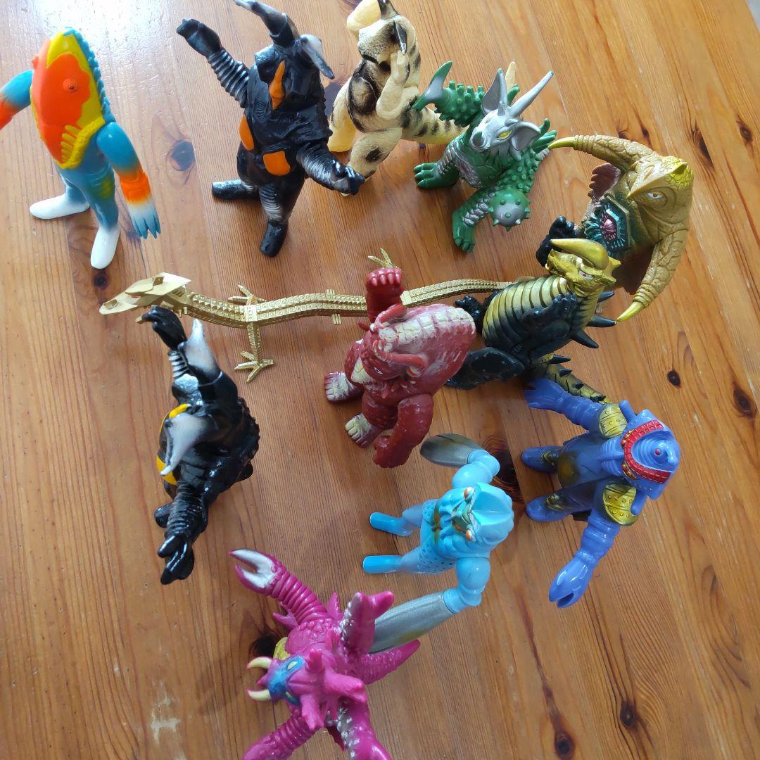 昭和ウルトラマン 　　　　　　　　　怪獣ソフビ 12体セット
