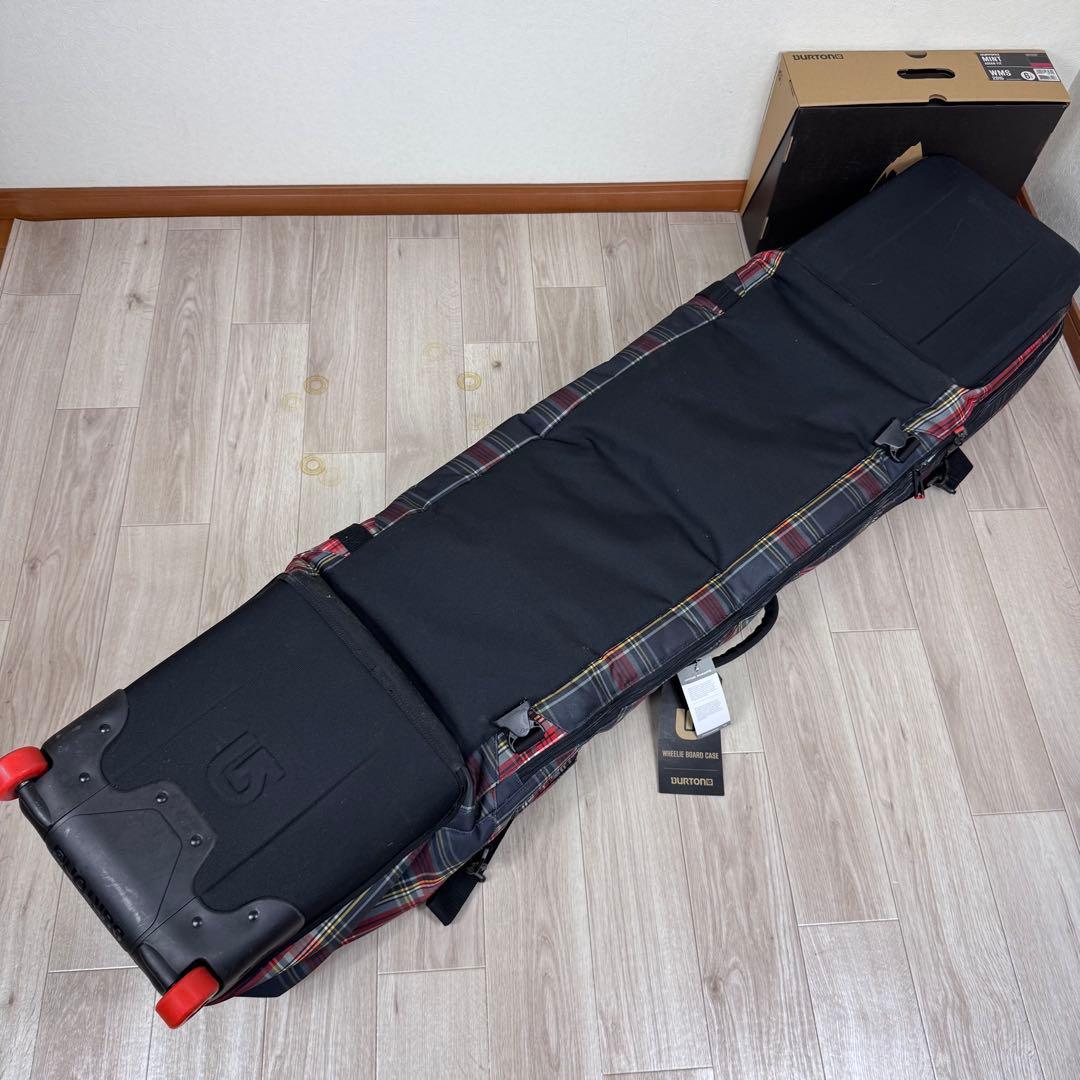 Burton キャスター付きケース チェック柄