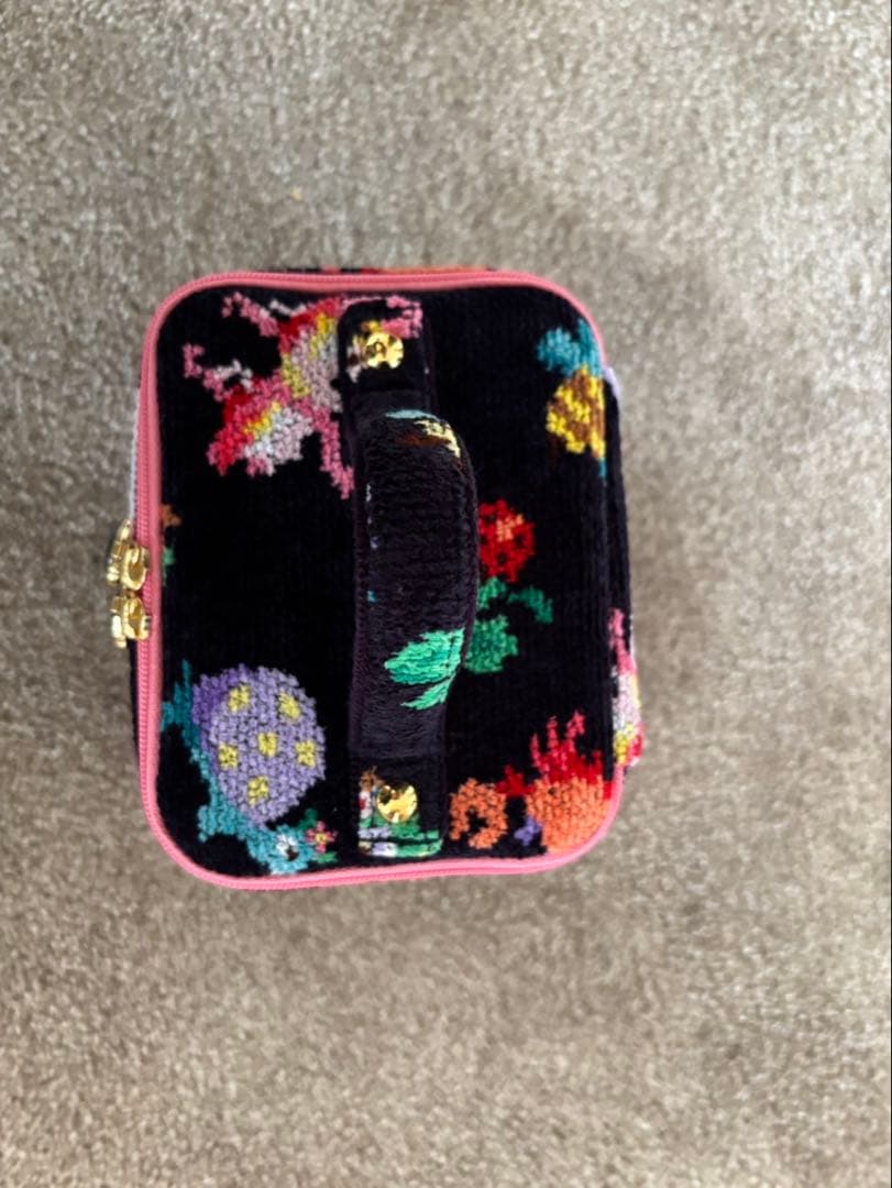 神崎恵さん×FEILER ファンキーフォーチューン バニティポーチ