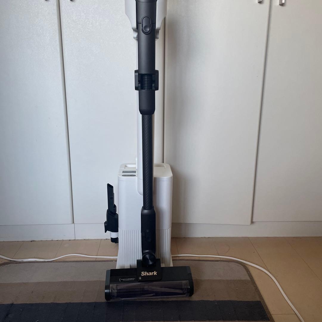 Shark CleanSense iQ+ IW3241JBK メタルブラック