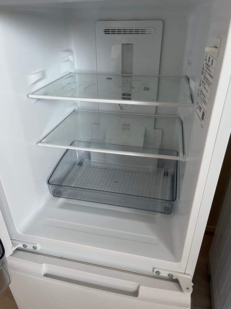 SHARP 両開きホワイト冷蔵庫