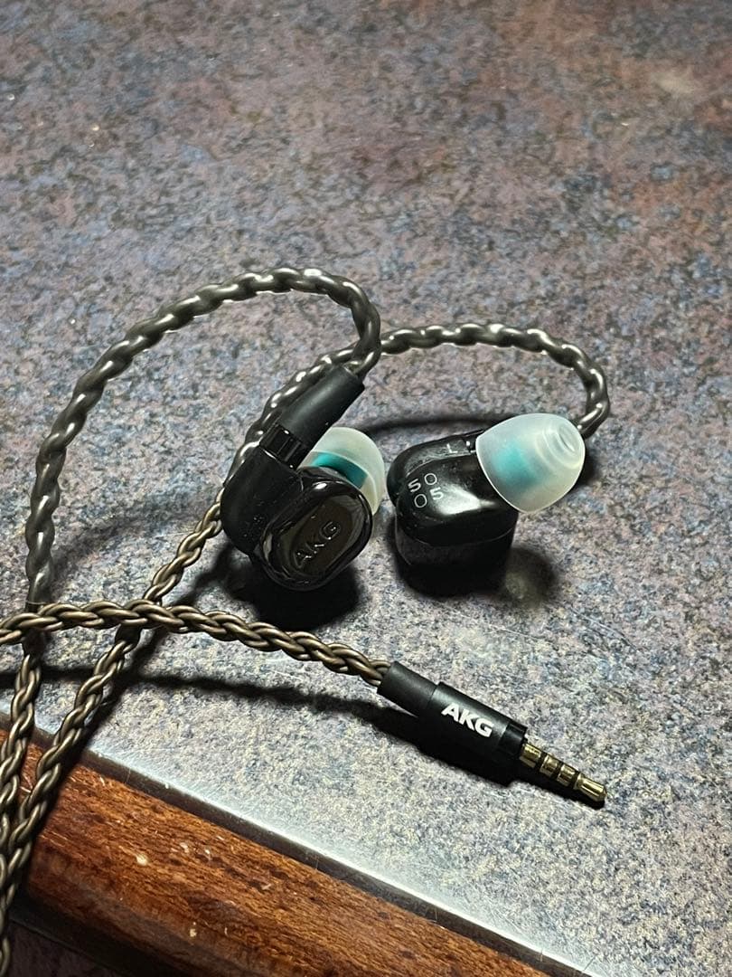 ヘッドホン AKG N5005