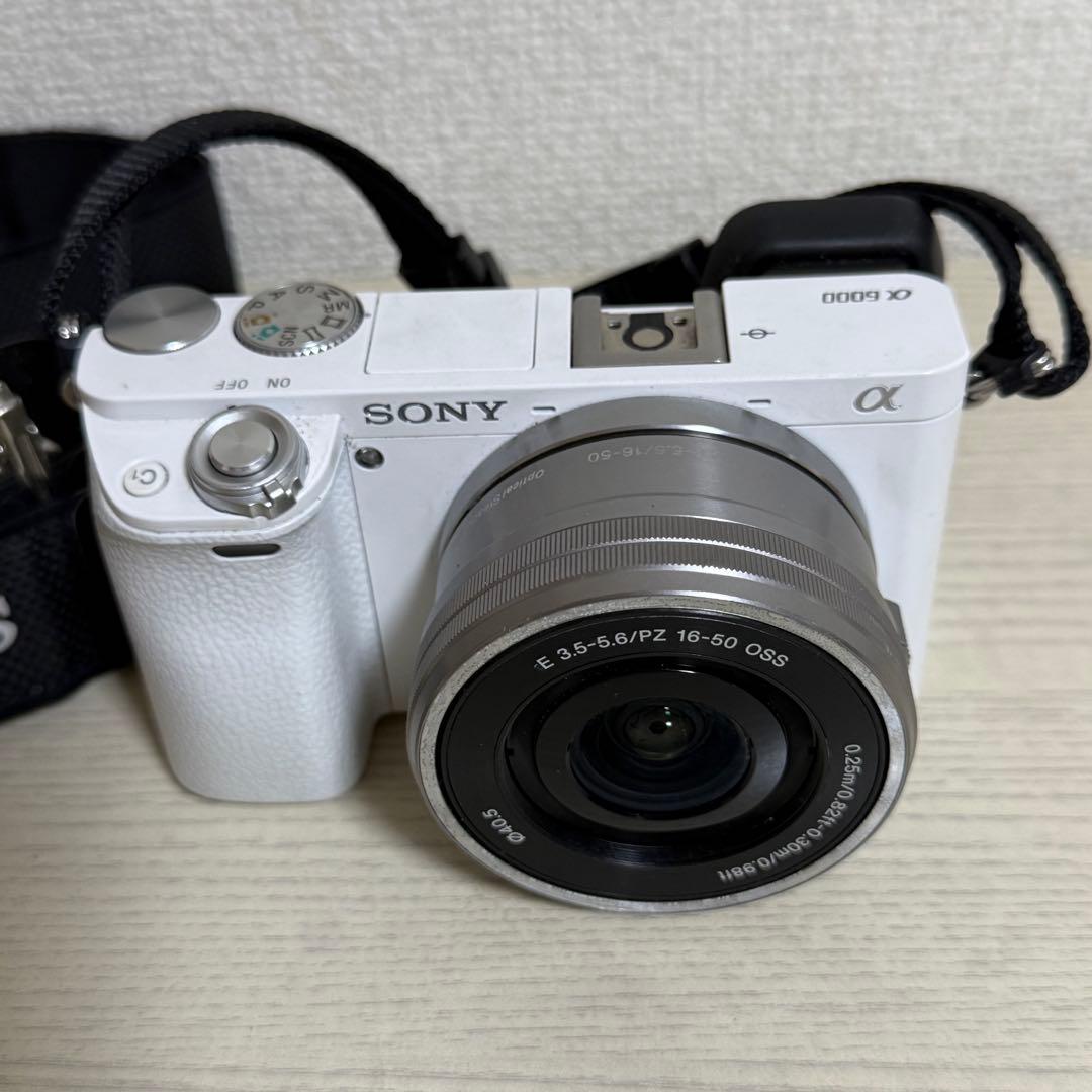 SONY α6000 ホワイト E 16-50mm