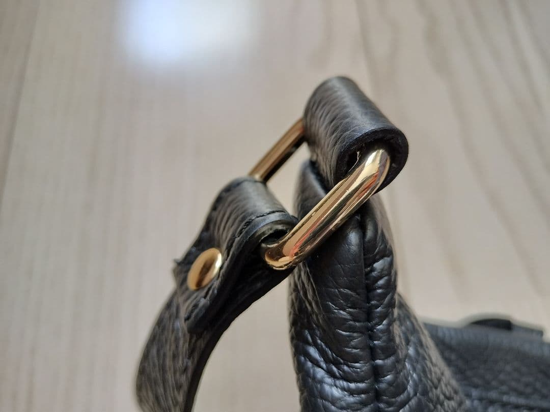 【AULENTTI/オウレンティ】レザーショルダーBAG