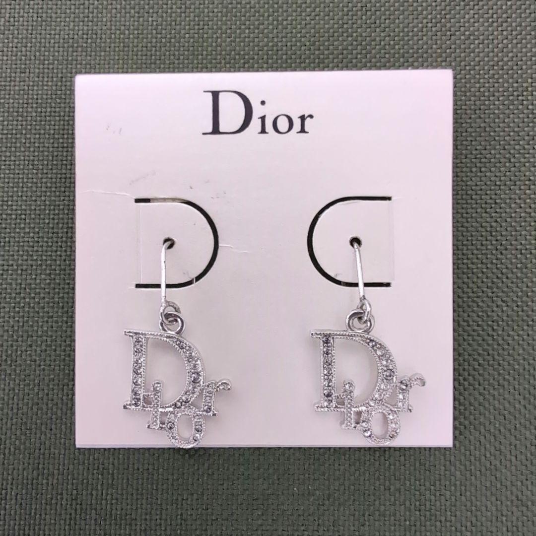 Dior ピアス【未使用/箱付き】