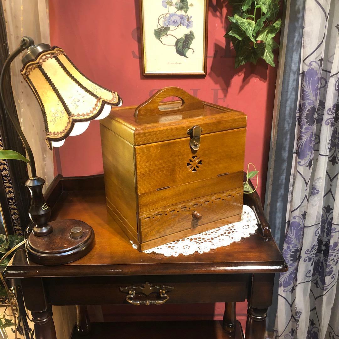 パリ雑貨屋　アンティーク小物入れ　メイクボックス　コンパクトサイズ