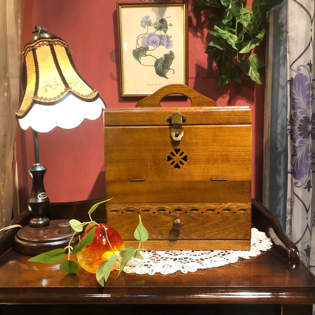 パリ雑貨屋　アンティーク小物入れ　メイクボックス　コンパクトサイズ