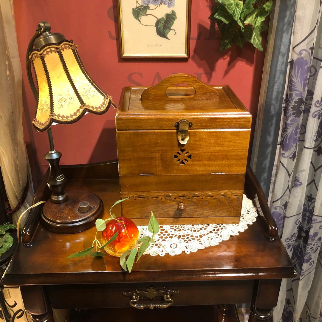 パリ雑貨屋　アンティーク小物入れ　メイクボックス　コンパクトサイズ