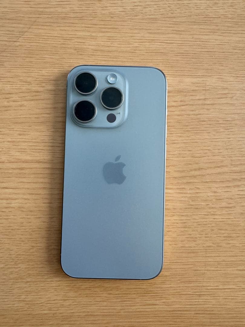 iPhone15Pro 256GBナチュラルチタニウム　おまけケース付