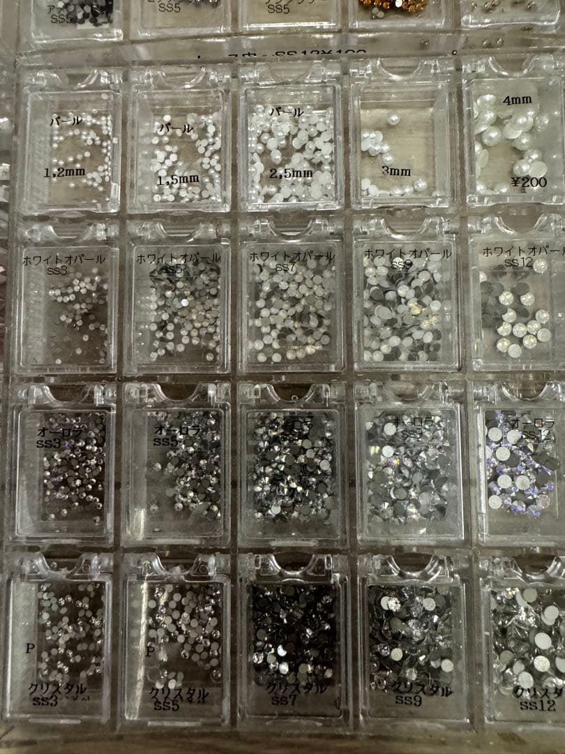 スワロフスキーネイルパーツ大量まとめ販売
