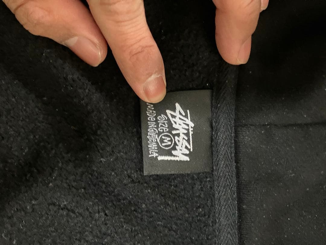 Stussy ブラック ジップアップパーカー