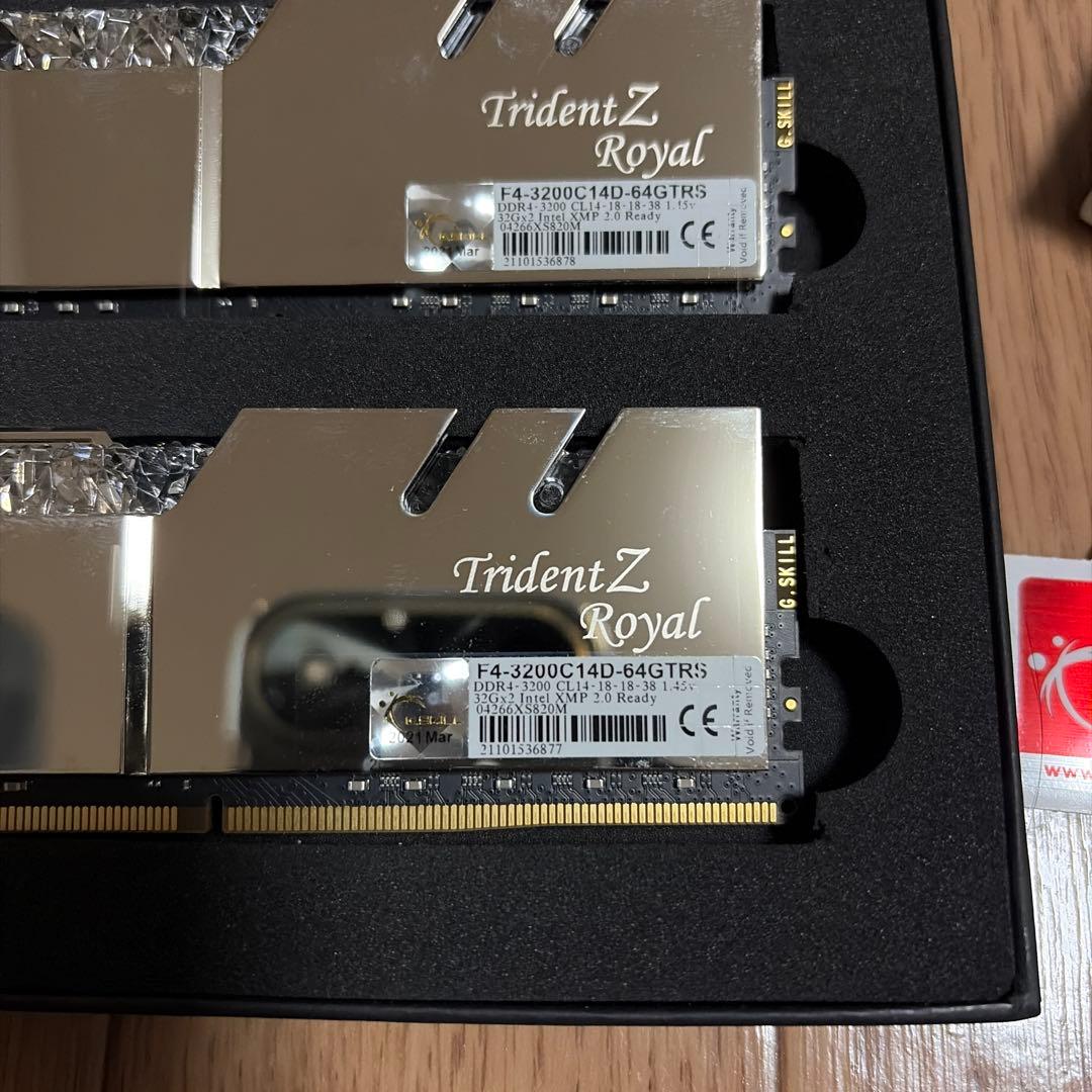 メモリー G.SKILL Trident Z  F4-3200C14D-64GT