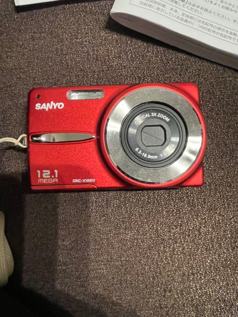 デジカメSANYO ケース付き！