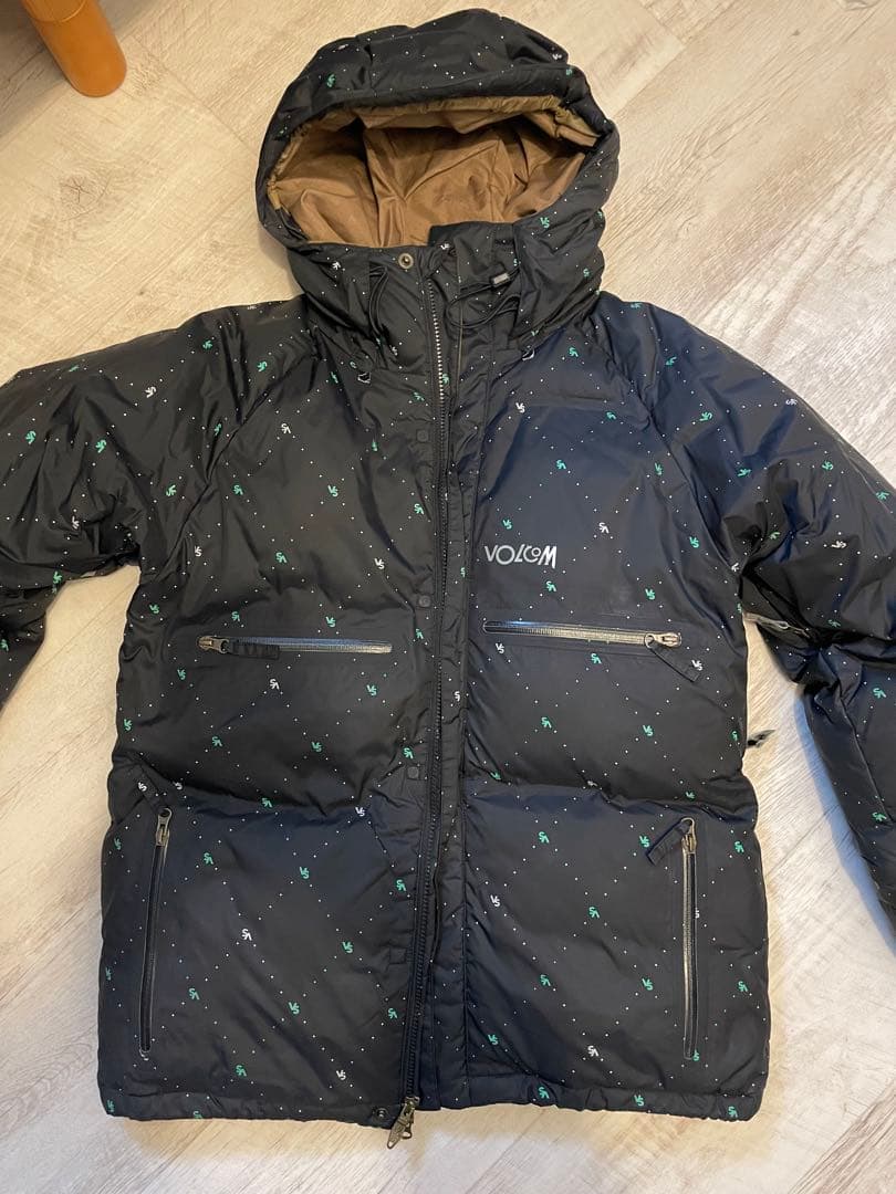 レア　VOLCOM スノーボードジャケット Sサイズ　タウン用でも