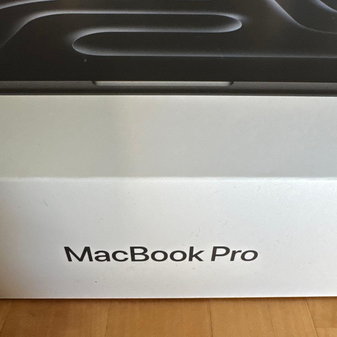 Apple MacBook Pro 箱/充電器付き
