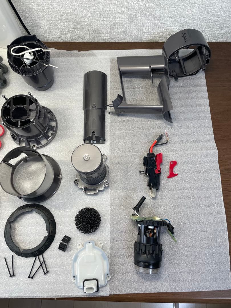 【美品・完全分解清掃済み】ダイソン V10 sv12 フロアドッグ付
