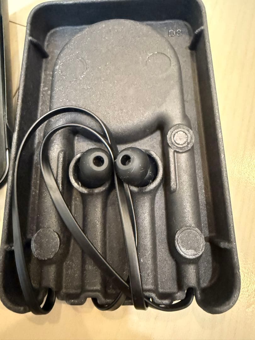 Beats Flex Fragment ワイヤレスイヤホン ブラック