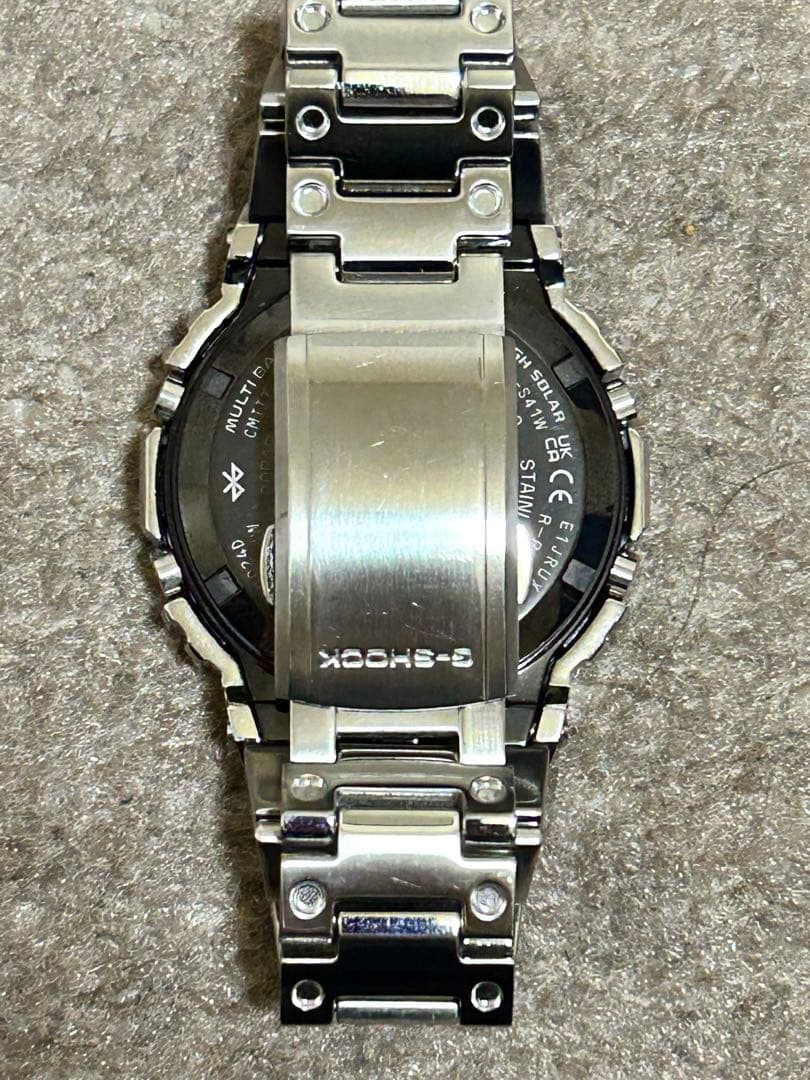 筆*ア様 G-SHOCKフルメタル 多少の小傷はあるが、商品の状態は良好です。