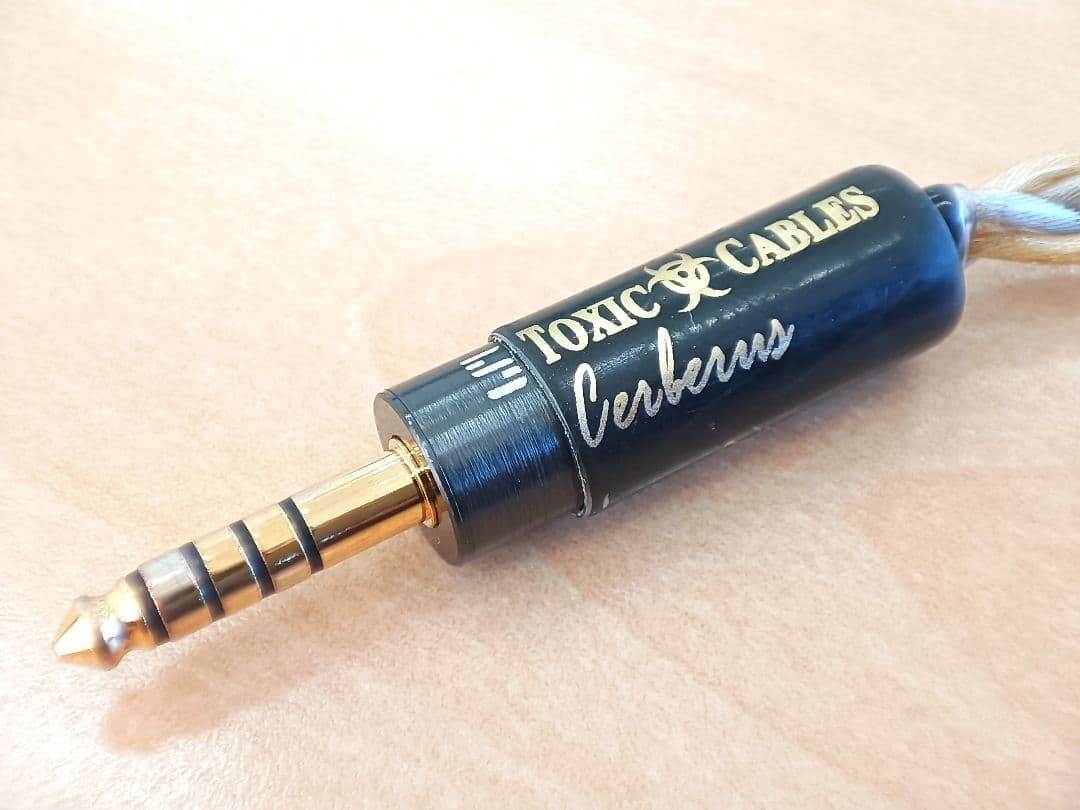 Toxic Cables Cerberus 2pin/4.4 85本限定