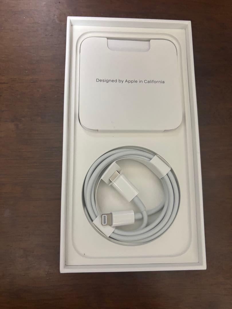 新品iPhone 13 128GB スターライトバッテリー100%