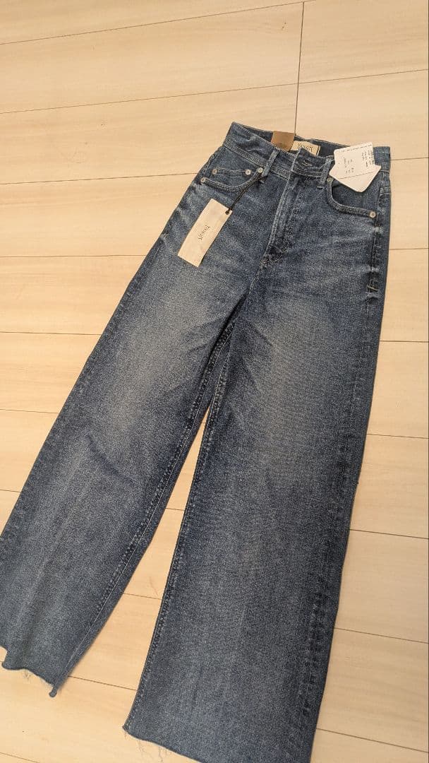 値下げ不可　新品タグ付き　ヤヌーク　yanuk ワイドフレア 23　CVL