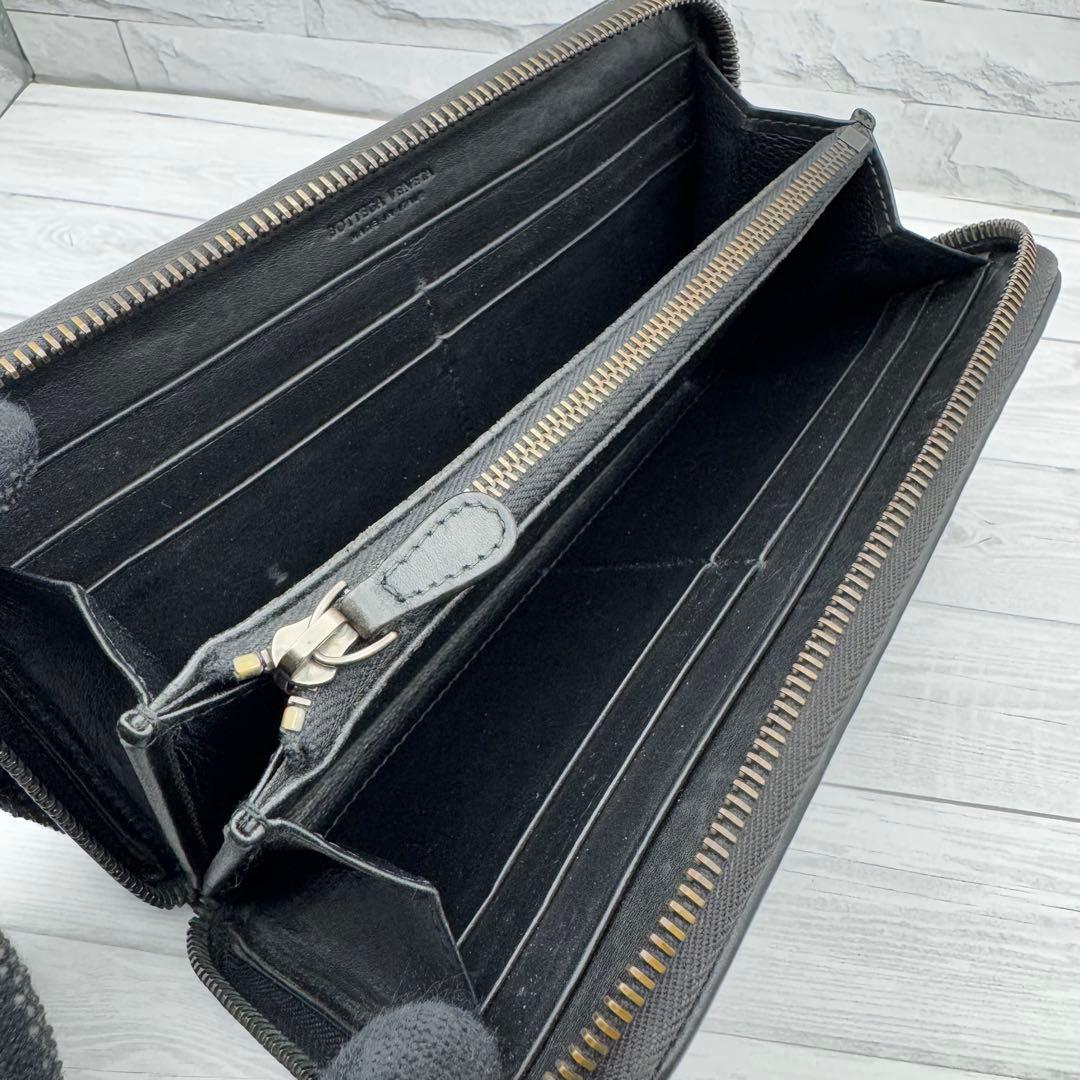 【美品】ボッテガヴェネタ イントレチャート　ラウンドファスナー レザー　ブラック