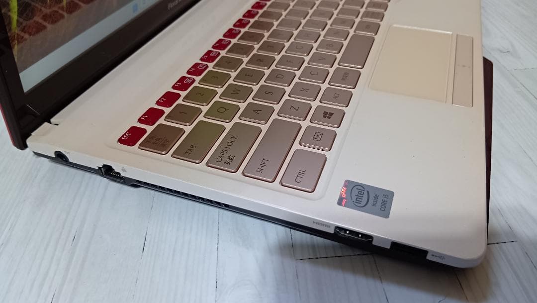 Fujitsu Floral Kiss 4世代i5 バイカラー　おしゃれ