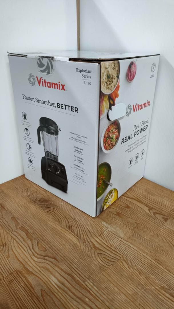 【未使用に近い】バイタミックスE520　ホワイト　保証書つき　1607