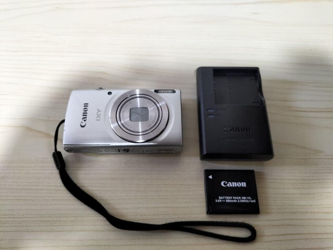 【ほぼ未使用】Canon　IXY 180　コンパクトデジタルカメラ　PC2275