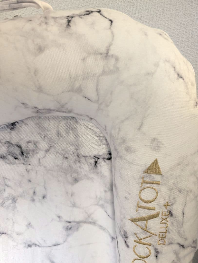 ドッカトット dockatot deluxe+ マーブル色　ベビーベッド