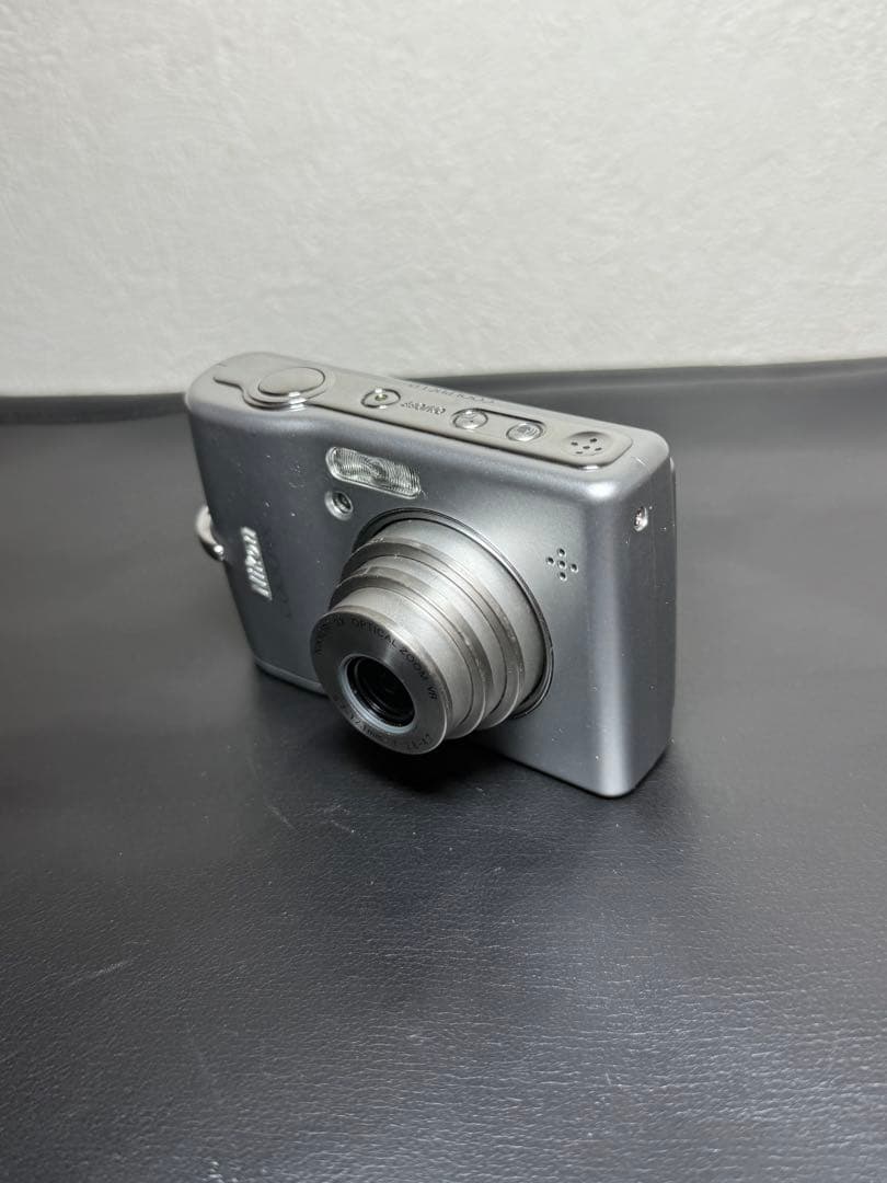 Nikon Coolpix L12 デジタルカメラ シルバー　オールドコンデジ