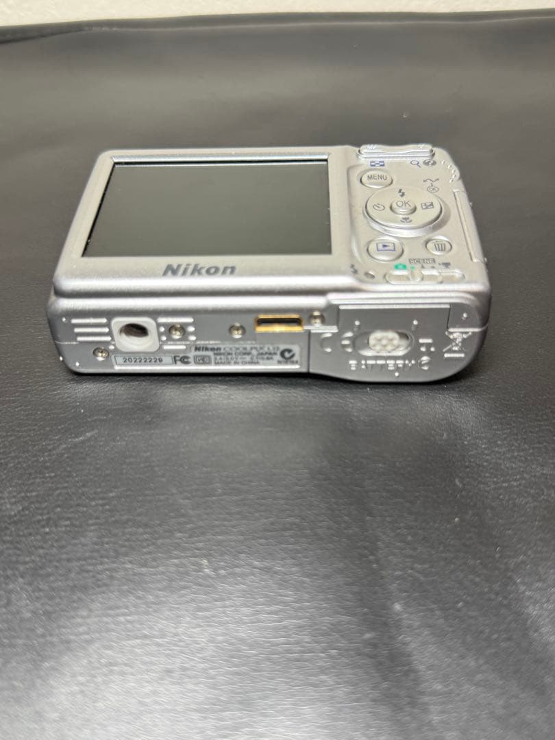 Nikon Coolpix L12 デジタルカメラ シルバー　オールドコンデジ