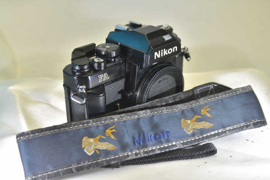 Nikon FA フィルム一眼レフカメラ NIKONストラップ、ボディキャップ