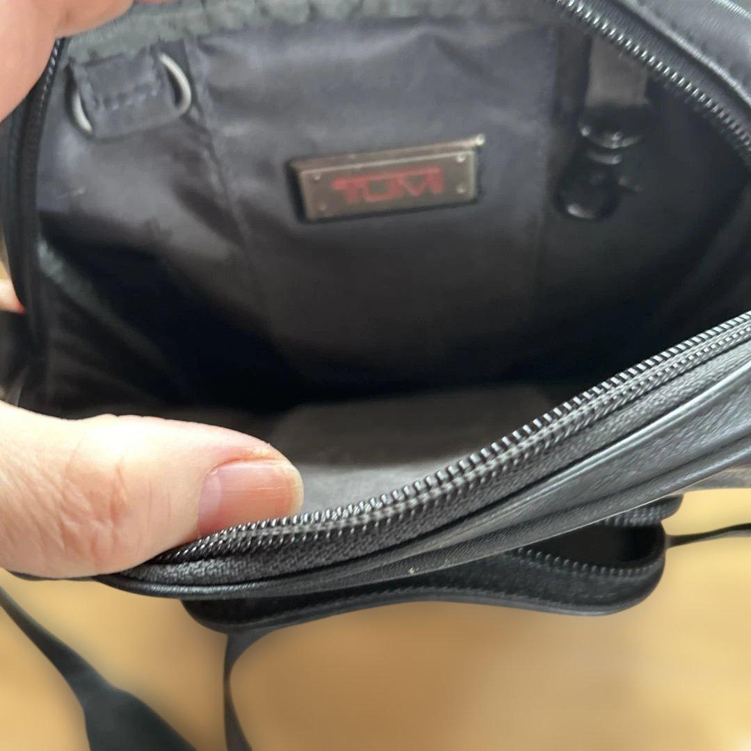 TUMI92102D4 ショルダーバッグ ブラック レザー