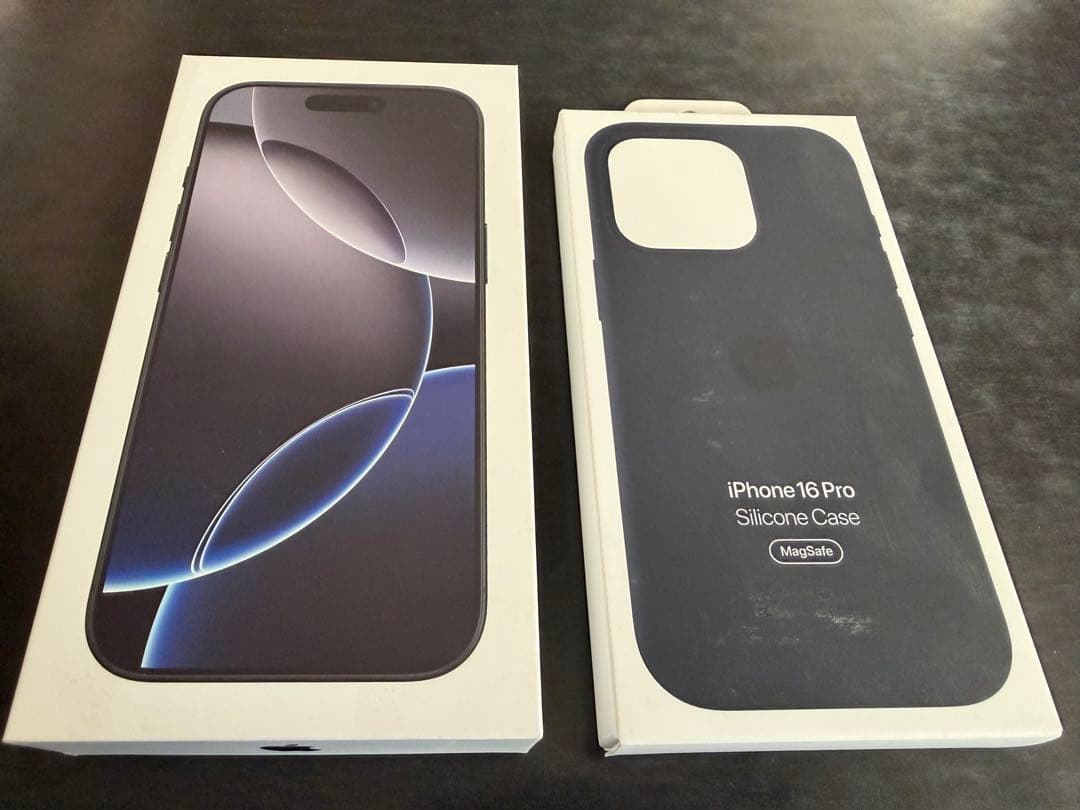 Apple iPhone 16 Pro & 純正シリコンケース