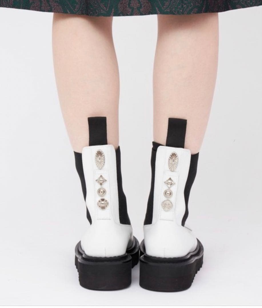 TOGA PULLA トーガプルラ　SIDE GORE BOOTS
