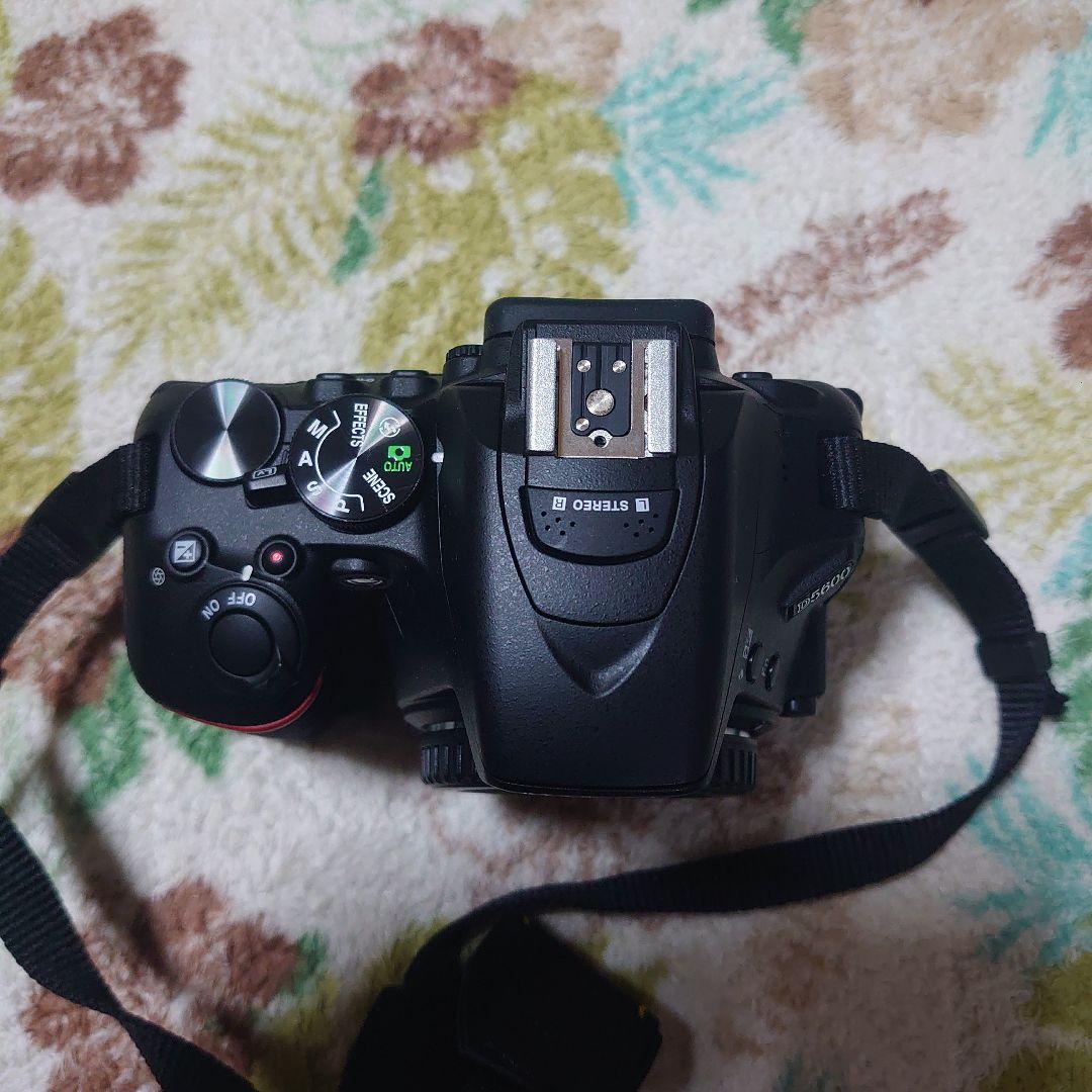 【美品】Nikon D5600 18-55 VR+70-300VR kit