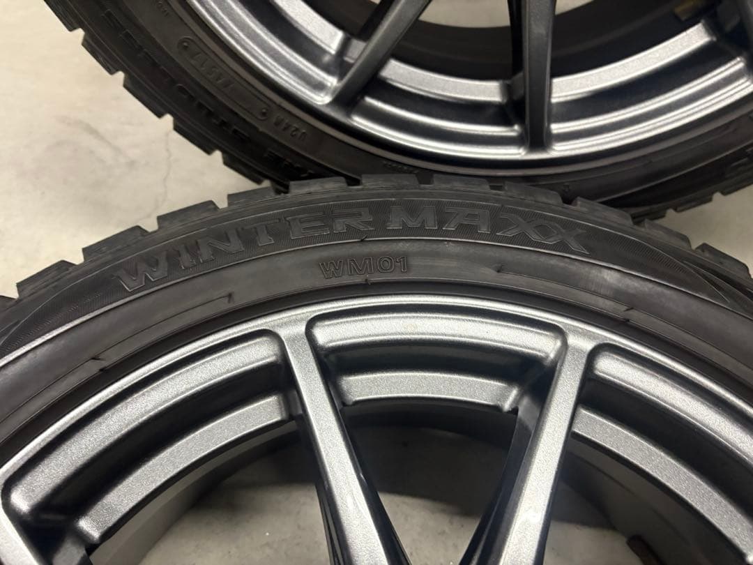 あ　215/50R17 pcd114 スタッドレスタイヤ 美品