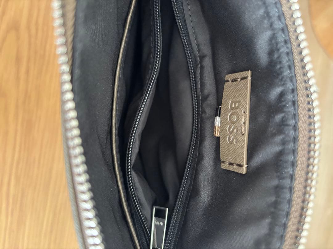 BOSS ブラック ショルダーバッグ