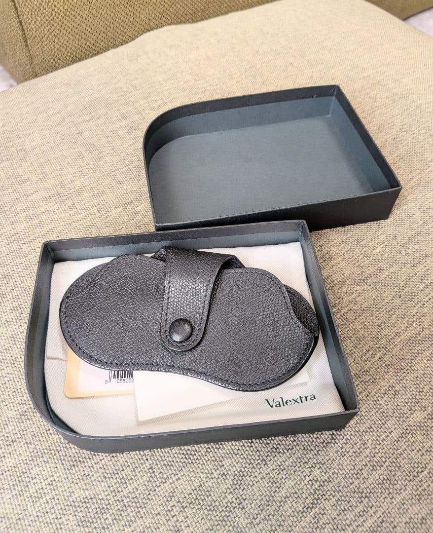 ヴァレクストラ メガネケース