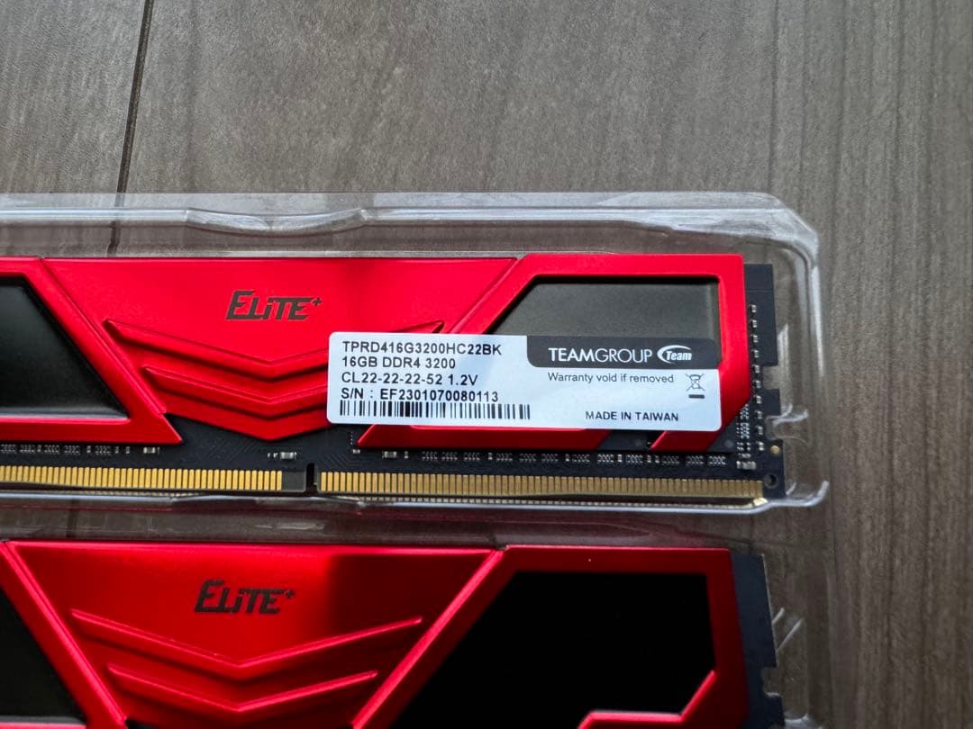 TEAMGROUP Elite 16GB DDR4 3200MHz メモリー