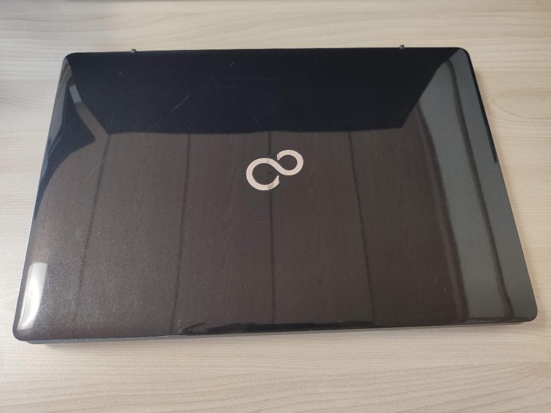 FMV LIFEBOOK AH77/W　Core i7 6700HQ