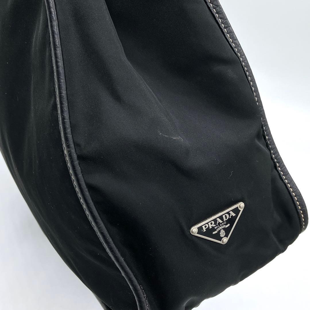 【PRADA】トートバッグ　三角ロゴプレート　ナイロン　ブラック　A4