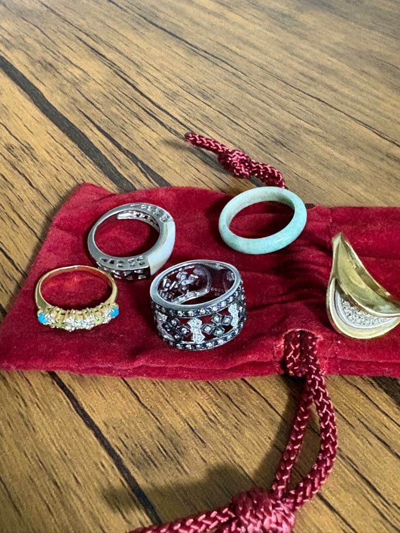 装飾的なパターンのリングセット