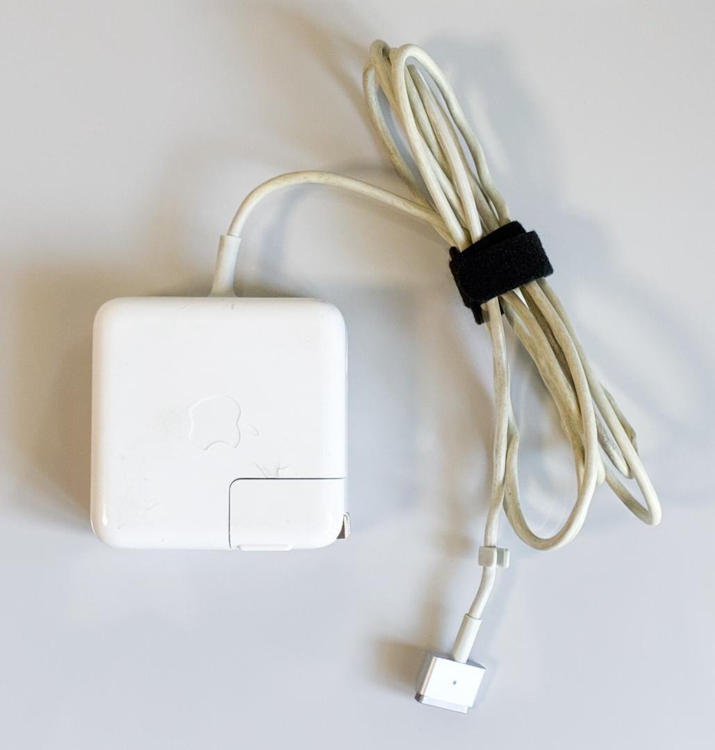 MacBook本体 MacBook Air Mid 2012 ( i7 / 8MB / 1TB )