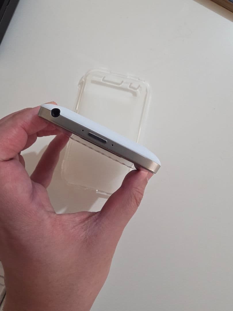 スマートフォン本体 BlackBerry Classic Q25 (Zinwa) Android14